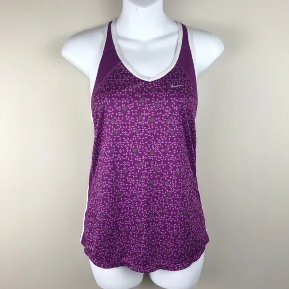 Bundle of 4 Nike Athletic Tank Tops - Size Medium - Picture 10 of 11